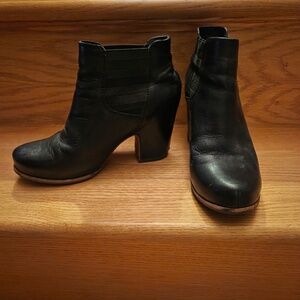 Kork-Ease Black Leather Ankle Booties Size 7